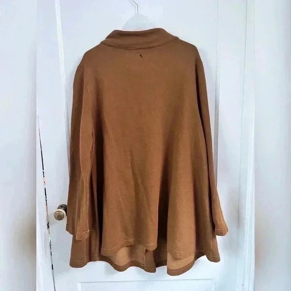 Bryn Walker's Lagenlook Danuta Jacket - Picture 2 of 4